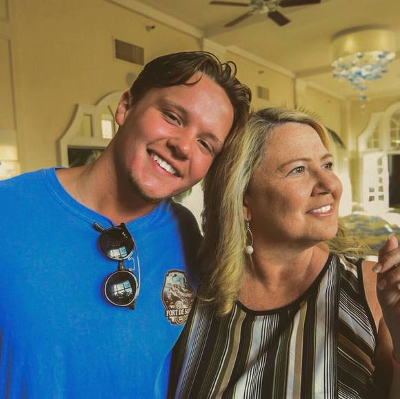 Profile Picture of Grayson Walker (@grayson15walker) on Poshmark