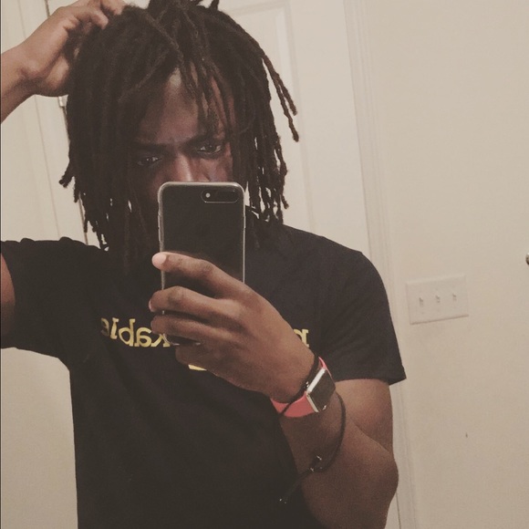 Josiah Dalencourt - Poshmark Profile Picture of Josiah Dalencourt (@josiahdalen2000) on Poshmark