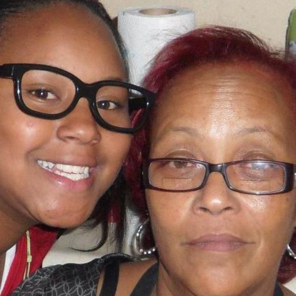 Profile Picture of Ouida George (@lovemeonly) on Poshmark