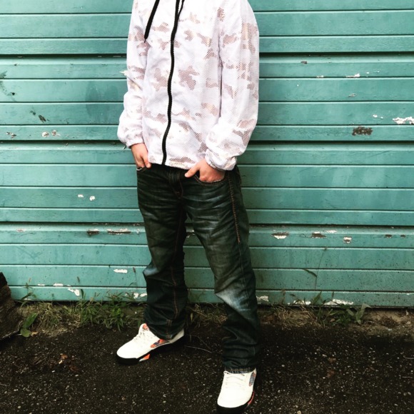 Profile Picture of John Gilbert (@john7gilbert) on Poshmark