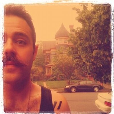 Profile Picture of Joe Ginsberg (@JoeWearsSocks) on Twitter