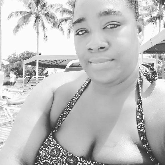 Profile Picture of Roberta Nickson (@robertanickson) on Poshmark