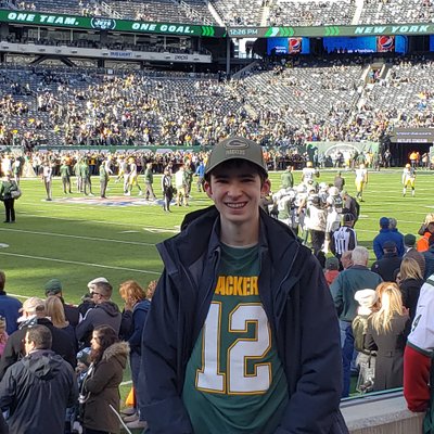 Profile Picture of Ryan Hendrick (@RyanHendrick6) on Twitter