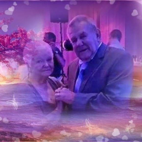 Amy Vinnedge - Poshmark Profile Picture of Amy Vinnedge (@ihve3mms) on Poshmark