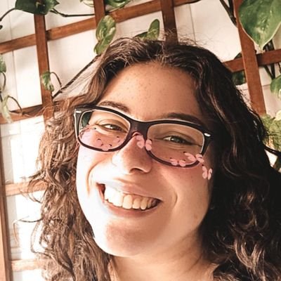 Profile Picture of Isabel Says To Read  🌹A CURSE OF ROSES 🌹 (@NowhereGirlBook) on Twitter