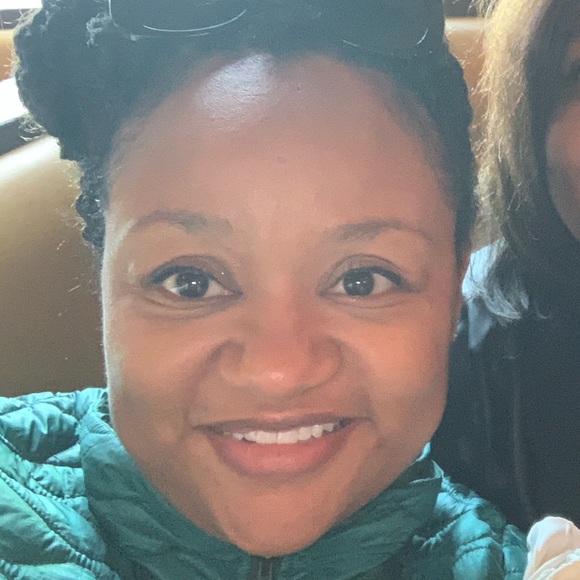 Profile Picture of Angela Grimes (@abgrimes76) on Poshmark