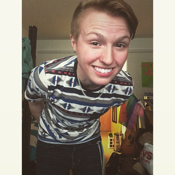 Profile Picture of Jesse Cannon (@jessec995) on Poshmark