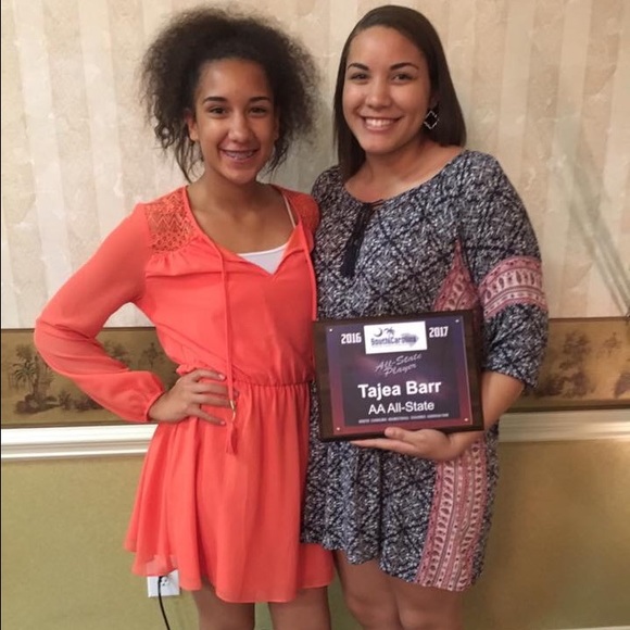 Profile Picture of Tori Barr (@joannavbarr) on Poshmark