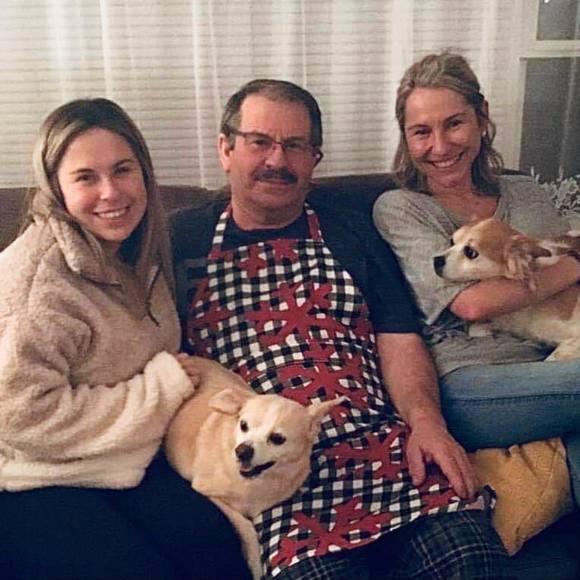 Profile Picture of Liz Gasinski (@lizgas01) on Poshmark