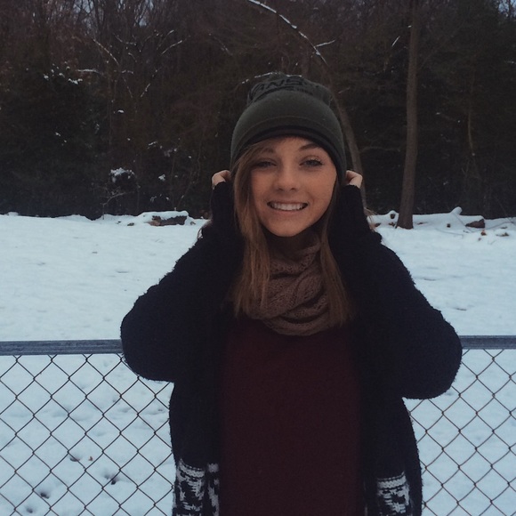 Profile Picture of Kaley Carter (@kaleycarter16) on Poshmark