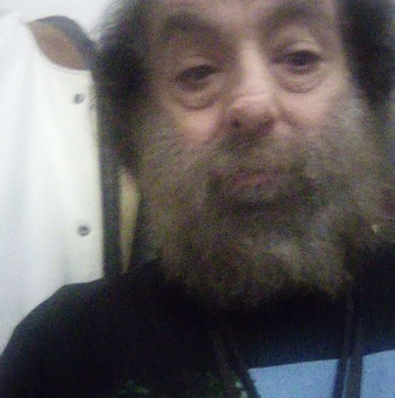 Profile Picture of Andrew Hamilton (@andrewhamil443) on Poshmark