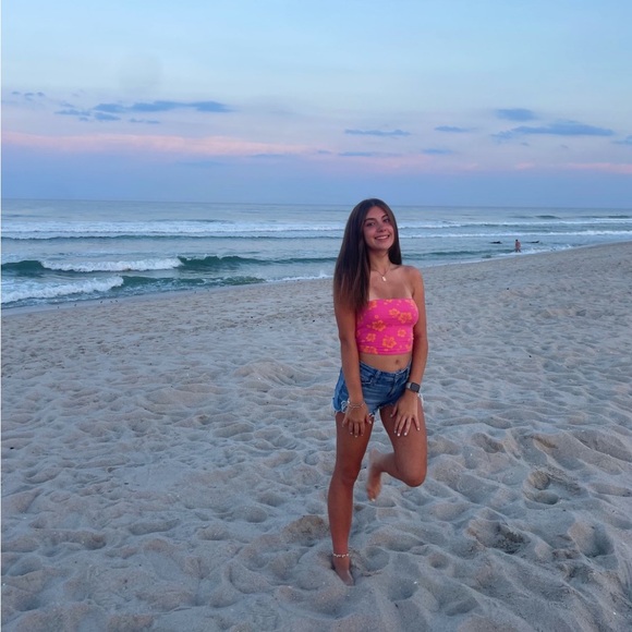 Profile Picture of Abigail Seiter (@abigail_seiter) on Poshmark