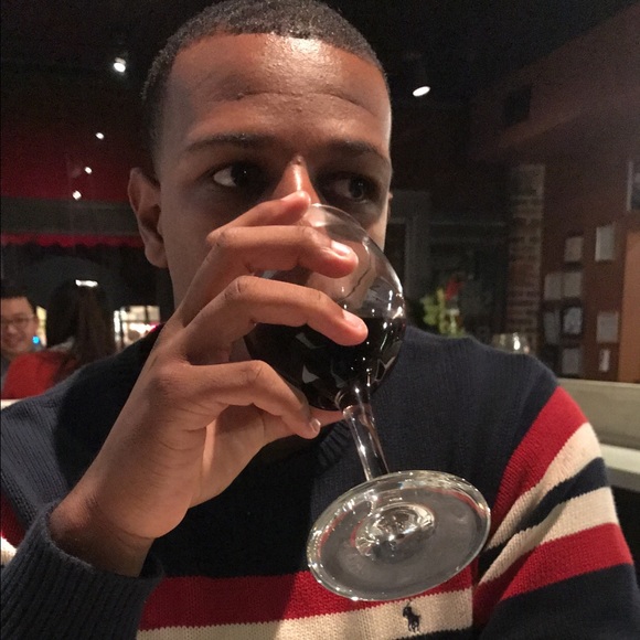 Profile Picture of Daniel Nobles (@dnobles4) on Poshmark