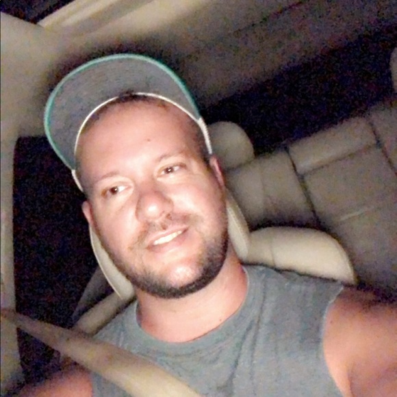 Profile Picture of Matthew Hoggatt (@matthewhoggatt) on Poshmark