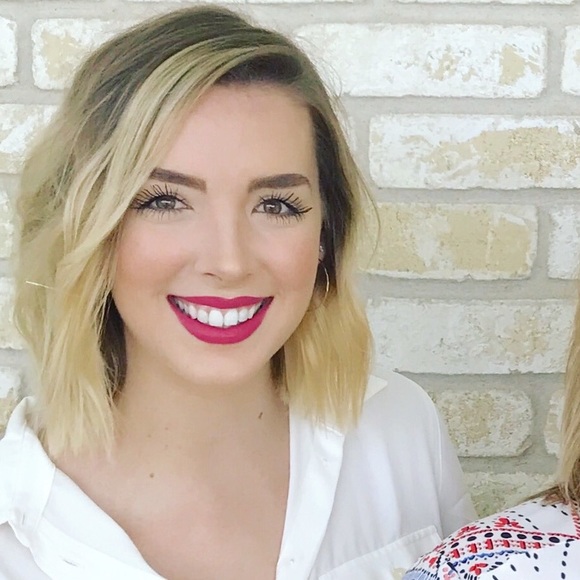 Profile Picture of Morgan Ullmann (@morganbu) on Poshmark