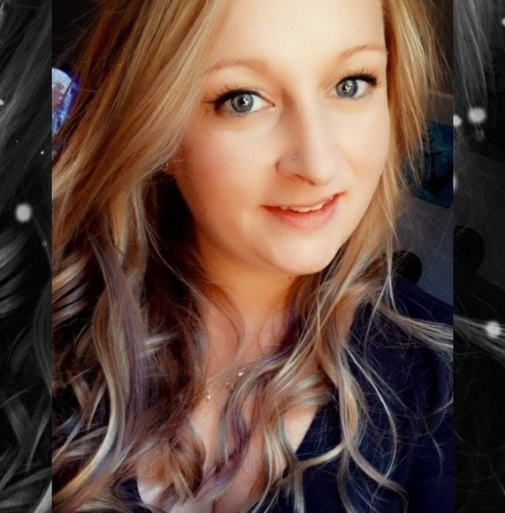 Profile Picture of Danielle Gainey (@danig8706) on Poshmark