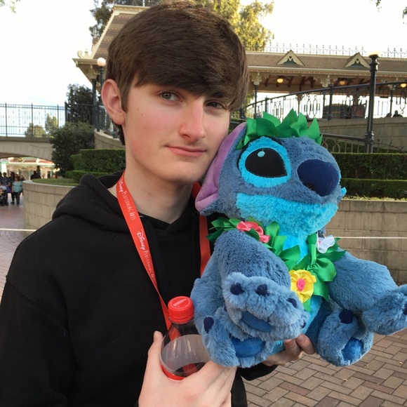 Profile Picture of Nathan Corbin (@drewglentd) on Poshmark