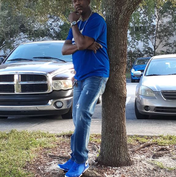 Profile Picture of John Vernitus (@rivaldo) on Poshmark