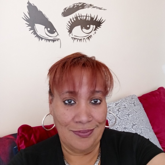 Profile Picture of Denise Maldonado (@dmaldonadoc) on Poshmark