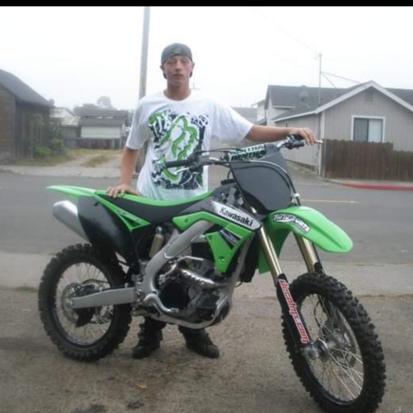 Profile Picture of Jonny Thompson (@jonnythompson) on Poshmark