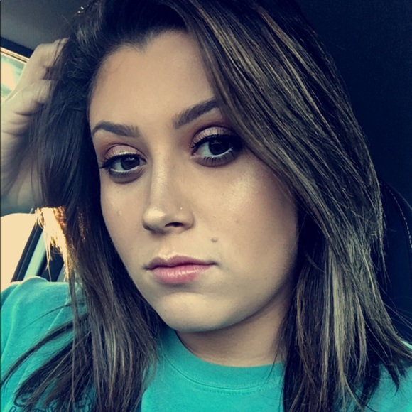 Rachel Condit - Poshmark Profile Picture of Rachel Condit (@rachelcondit) on Poshmark