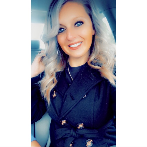 Profile Picture of Jessica Scolari (@jessscolari) on Poshmark
