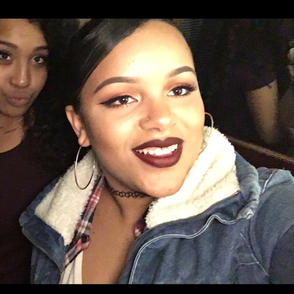 Profile Picture of Ciarra Moore (@ciarra1995) on Poshmark