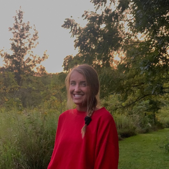 Profile Picture of Brianna Haerr (@bhaerr) on Poshmark