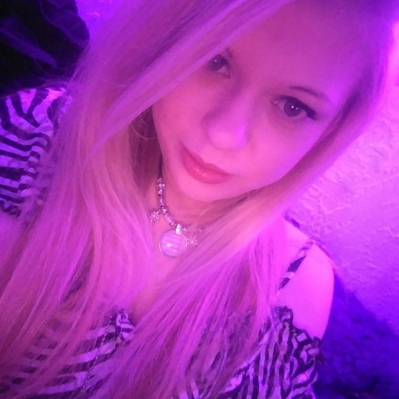 Profile Picture of Jordane Garrity (@jordaneg56233) on Poshmark