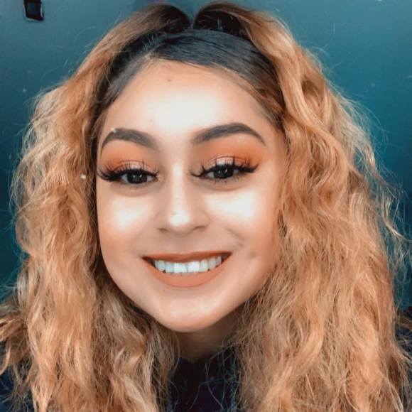 Profile Picture of Kimberly Navarrete (@kimmbbeerrlyy) on Poshmark