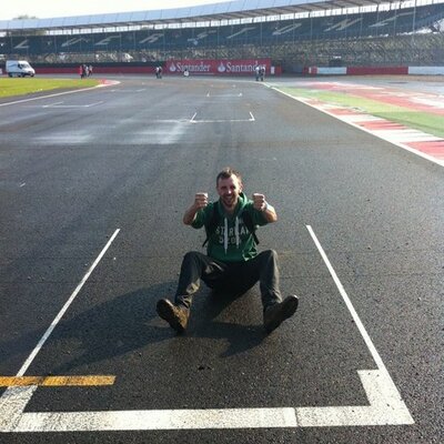 Profile Picture of James Hencher (@@hench007) on Twitter