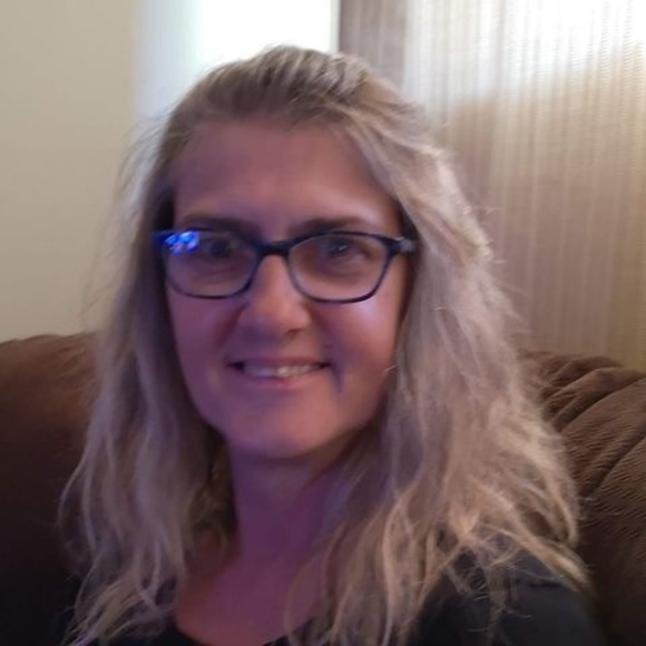 Profile Picture of Sylvie Cuciniello (@s_cuciniello) on Poshmark