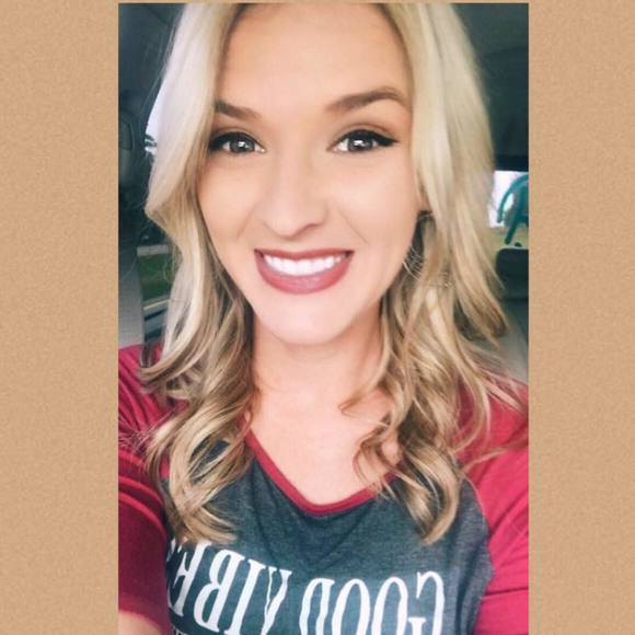 Profile Picture of Rachel Freeny (@rvfreeny) on Poshmark