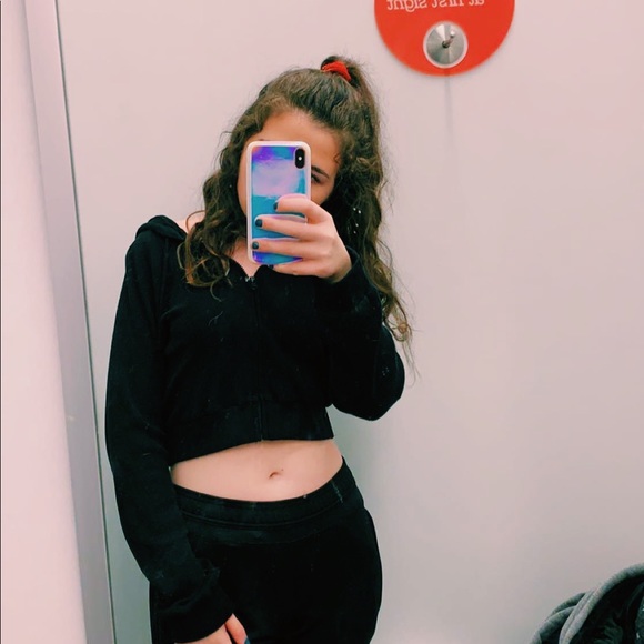 Emma Frankel - Poshmark Profile Picture of Emma Frankel (@emmaleslie16) on Poshmark