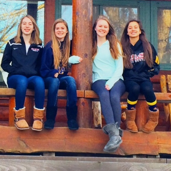 Profile Picture of Alyssa Schroeder (@alyssaschroeder) on Poshmark