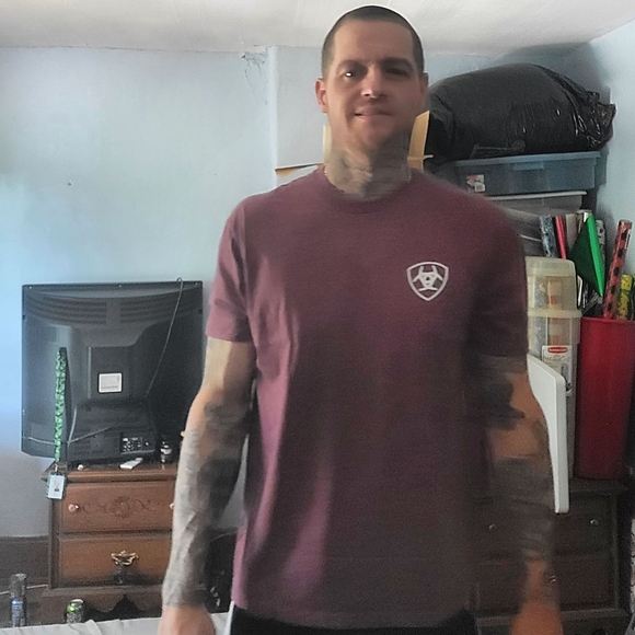 Profile Picture of Michael Staley (@treetop81) on Poshmark