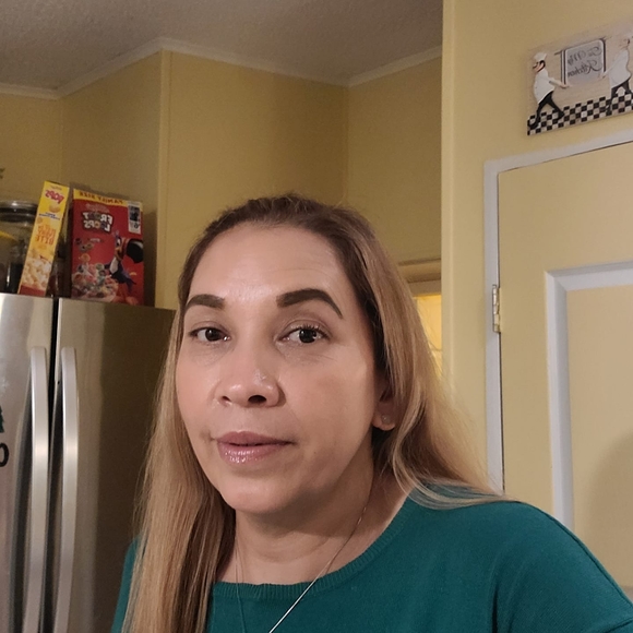 Sofia Adame - Poshmark Profile Picture of Sofia Adame (@sofy200) on Poshmark