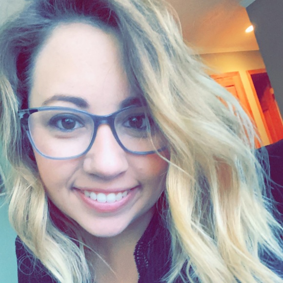 Profile Picture of Heather Schoepflin (@hschoepflin) on Poshmark