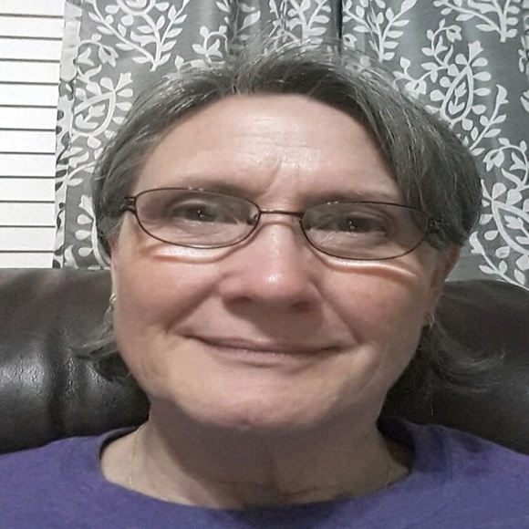 Profile Picture of Kaylene Callaghan (@kaysews) on Poshmark