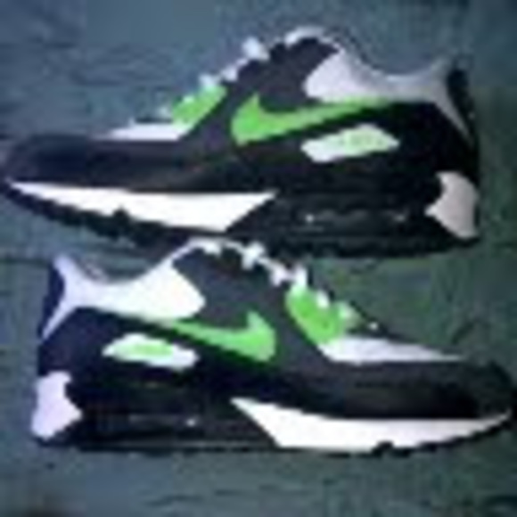 Profile Picture of Jonathan Valladares (@jonaa19) on Poshmark