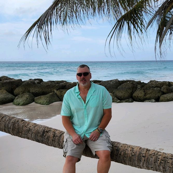 Profile Picture of HeavyHart (@roberthartley49) on Tiktok