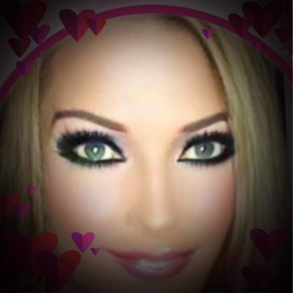 Profile Picture of Leslie Martin-harmon (@lsharm777) on Poshmark