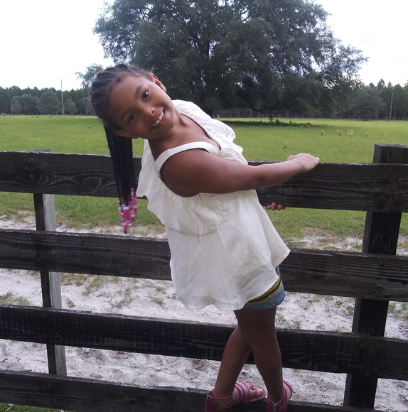 Roxanne Cloar - Poshmark Profile Picture of Roxanne Cloar (@roxannec75) on Poshmark