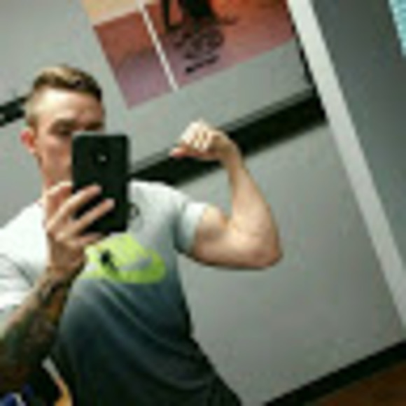 Profile Picture of Jon Makowski (@joncmakowski) on Poshmark