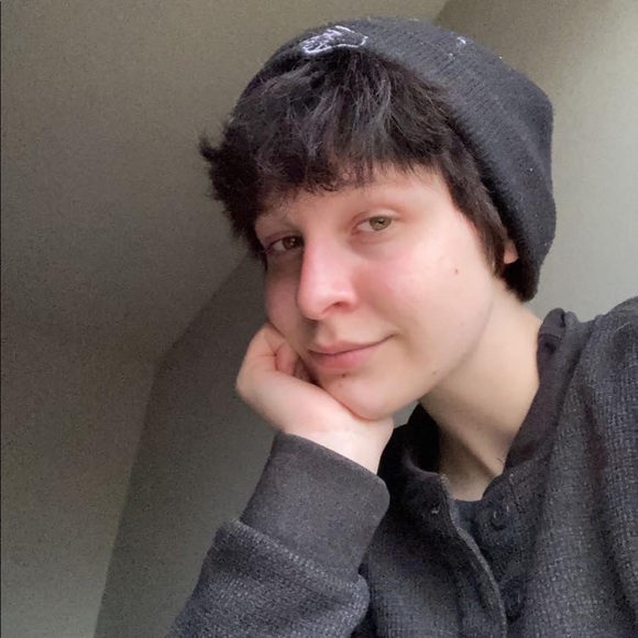 Profile Picture of Isabelle Verduyn (@iverduyn) on Poshmark