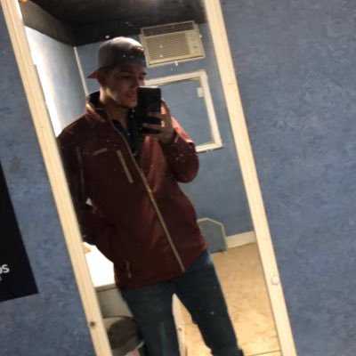 Profile Picture of Alex (@duh_al3x) on Twitter