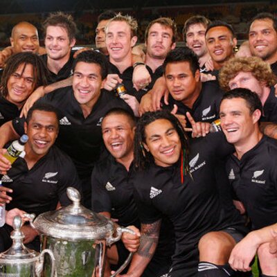 Profile Picture of Angie Pearce (@AngiePearc) on Twitter