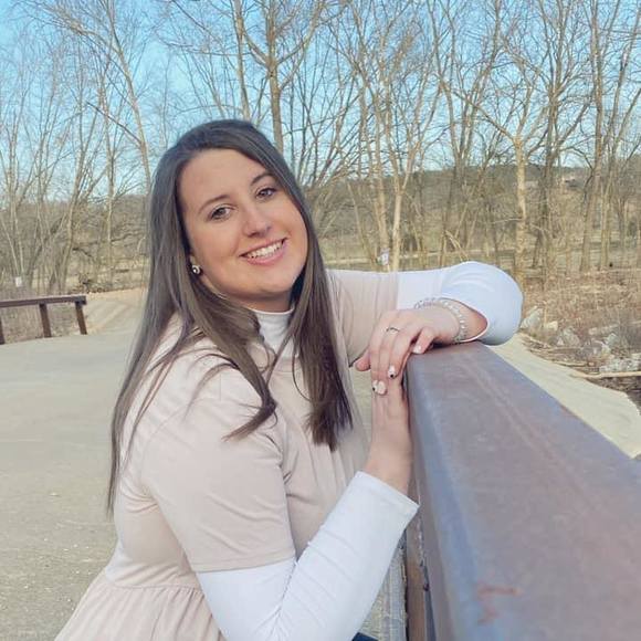 Profile Picture of Carrie Milleson (@cmilleson) on Poshmark