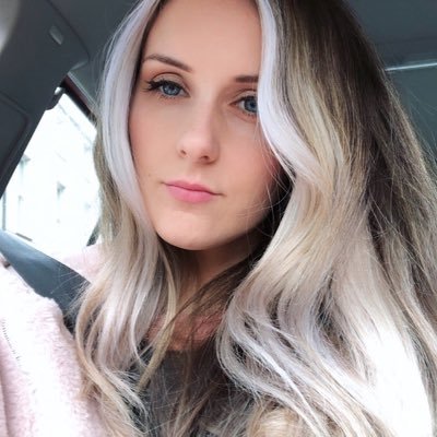 Profile Picture of Lisa Casey (@LisaCaseyComedy) on Twitter