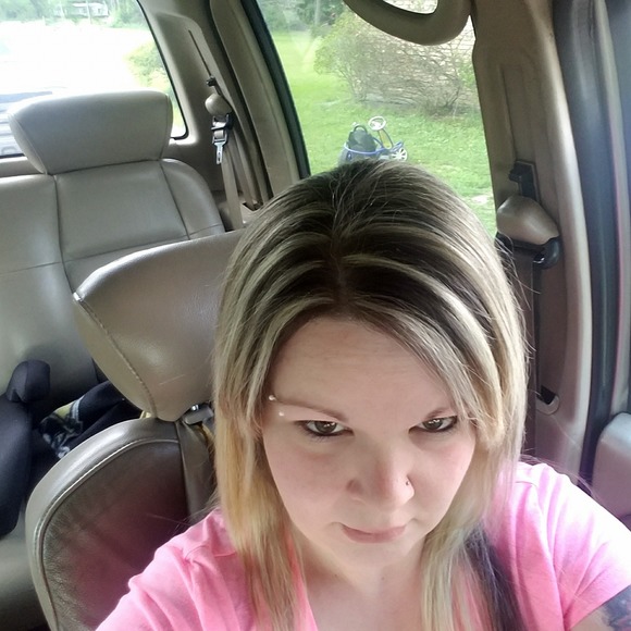 Profile Picture of Lacey Hortman (@laceyhortman) on Poshmark